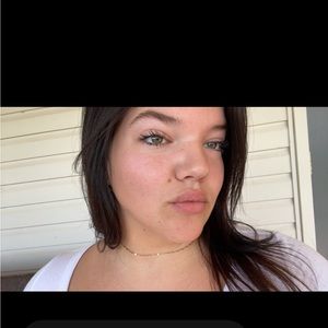 Meet your Posher, Olivia nicole